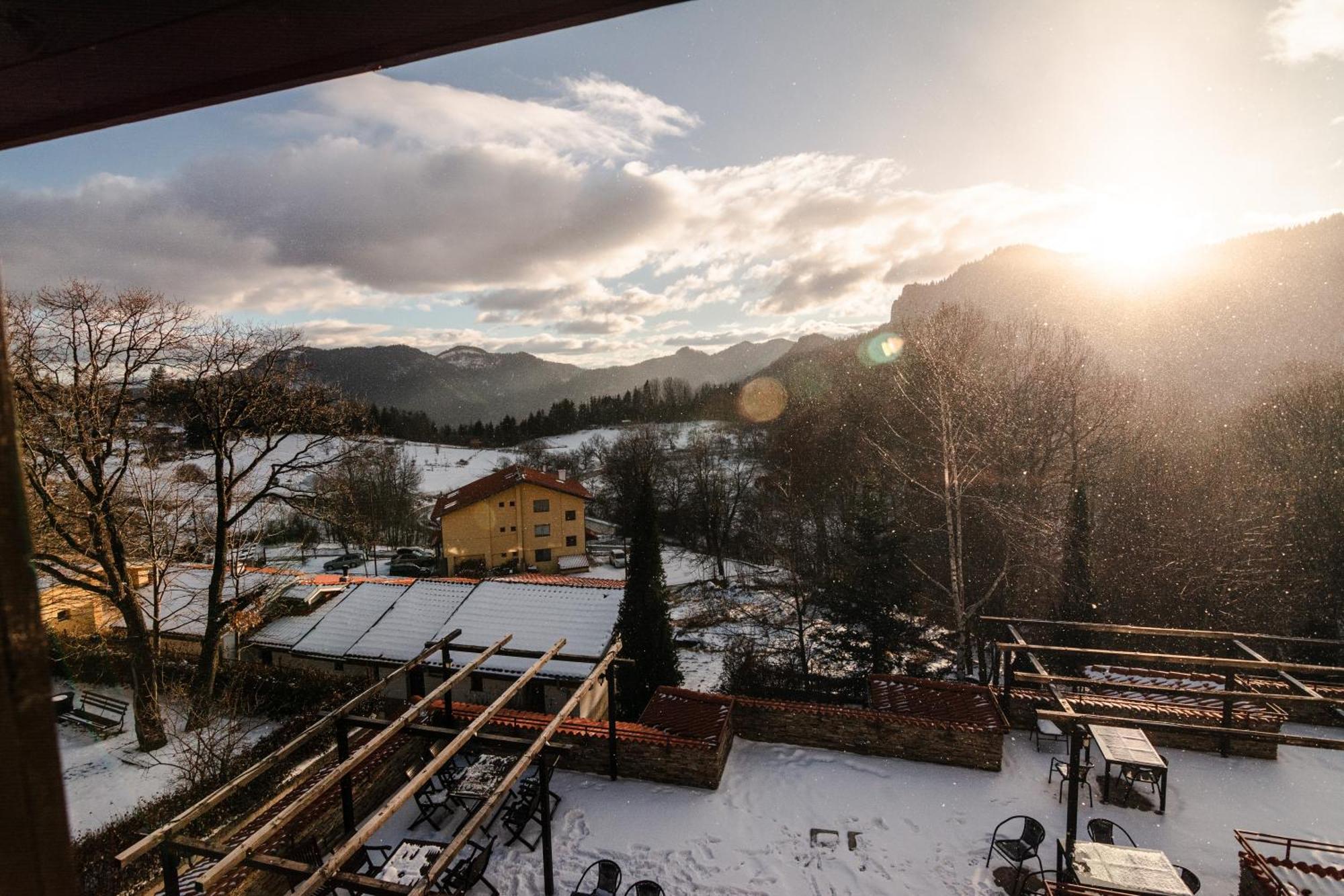 Hotel Smilen Smolyan Buitenkant foto